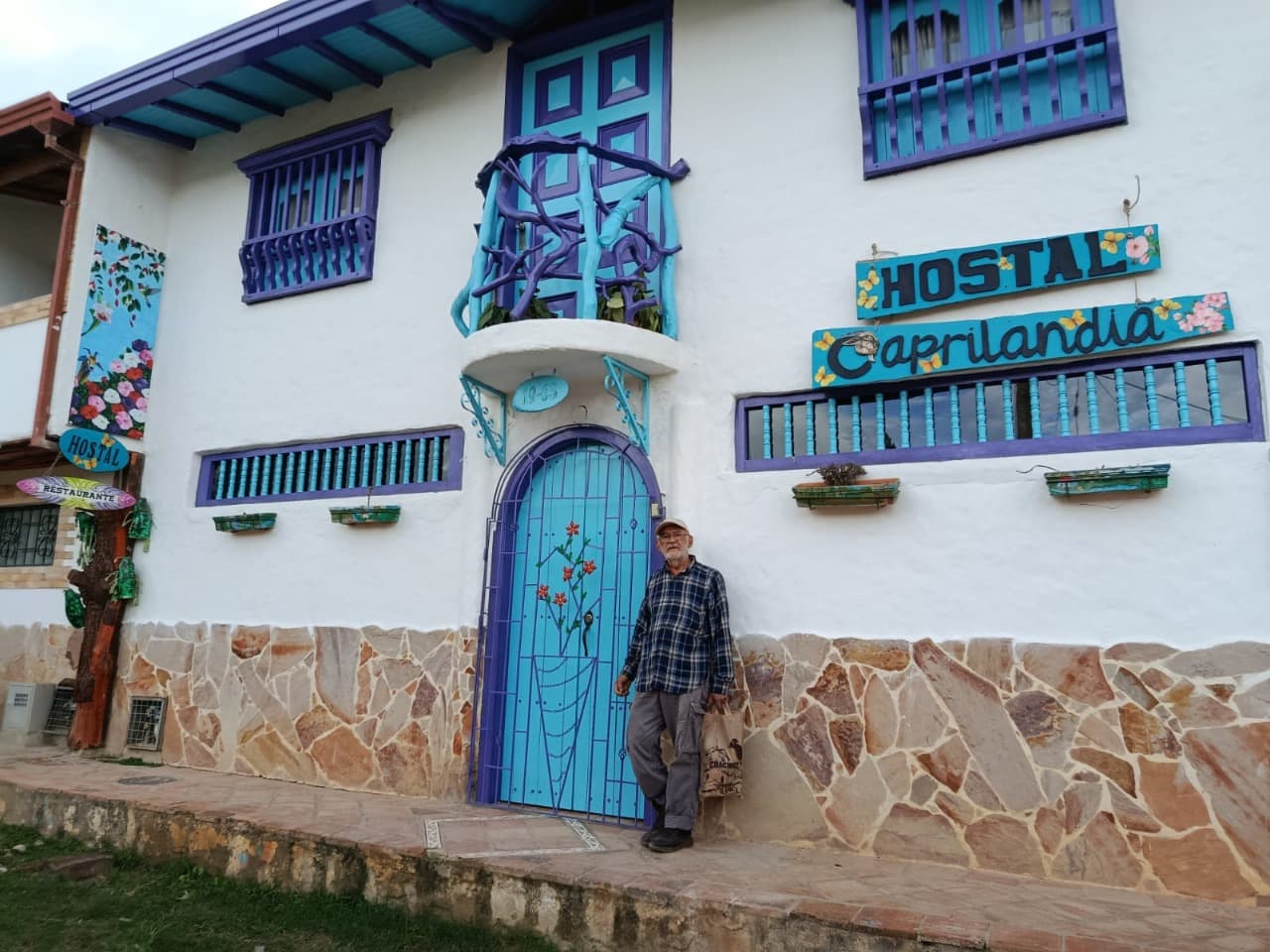 Fachada del hostal